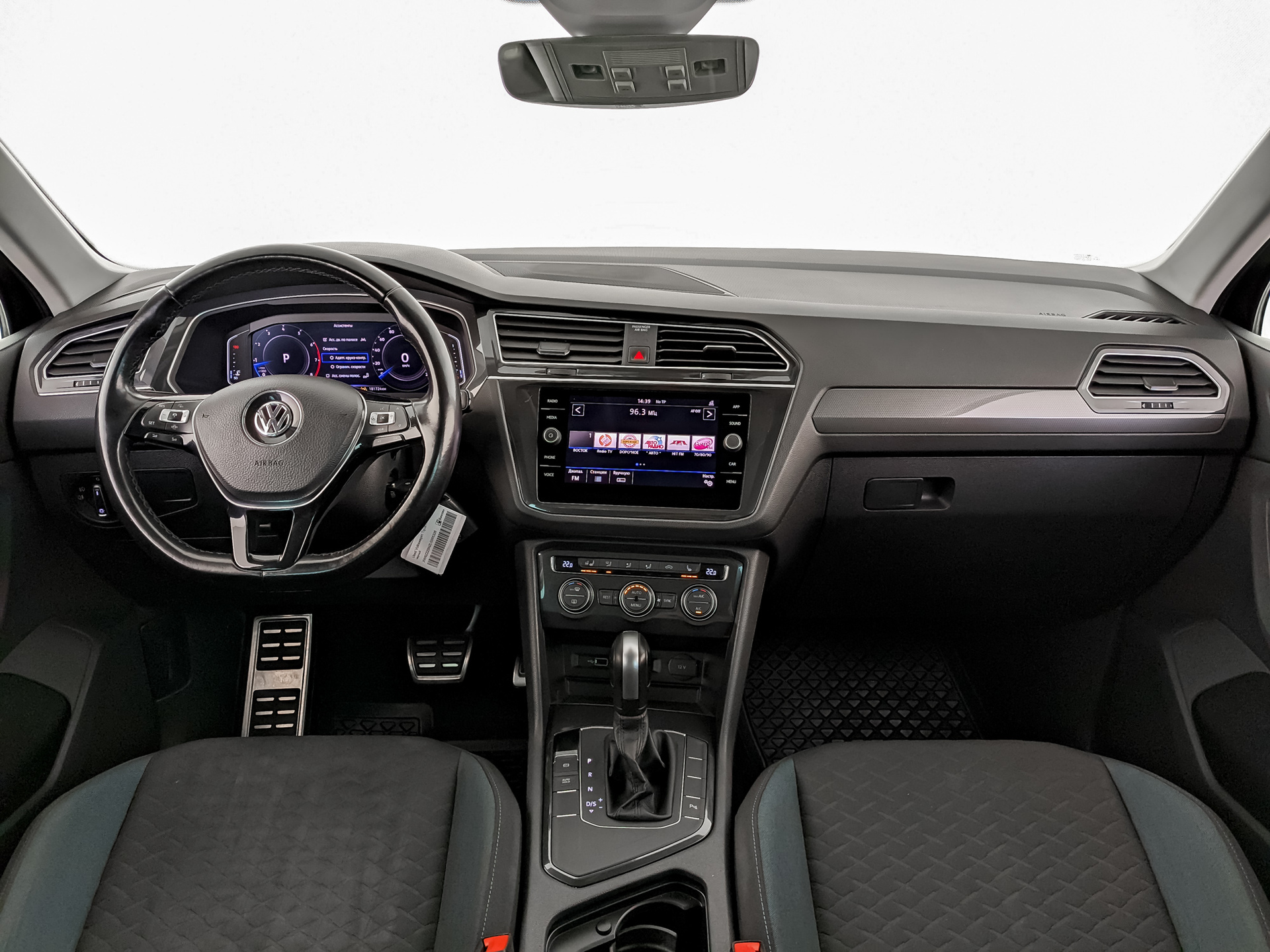 VOLKSWAGEN Tiguan 1.40 (150 л.с), автомат, 2019, пробег 181 317 км