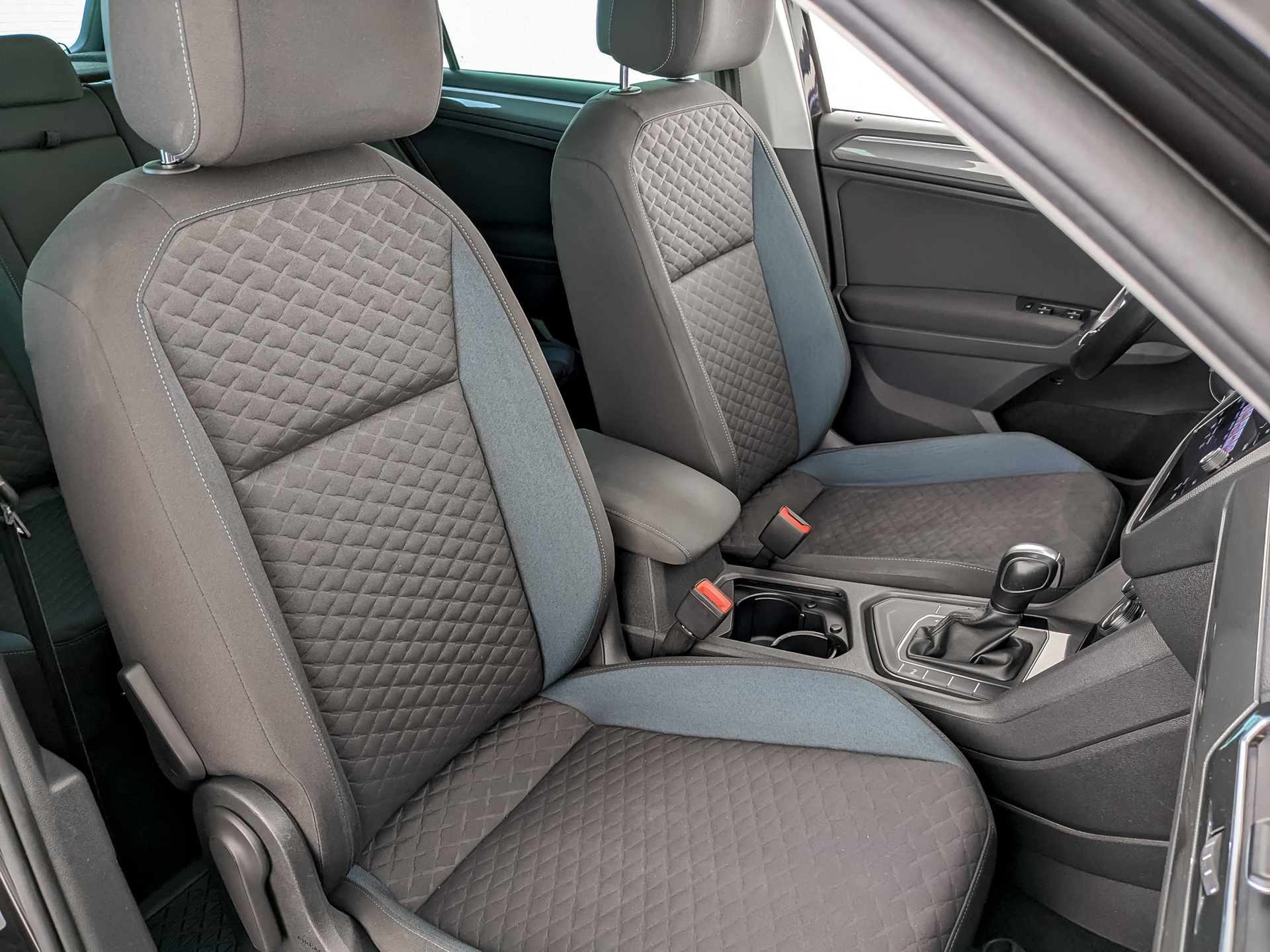 VOLKSWAGEN Tiguan 1.40 (150 л.с), автомат, 2019, пробег 181 317 км