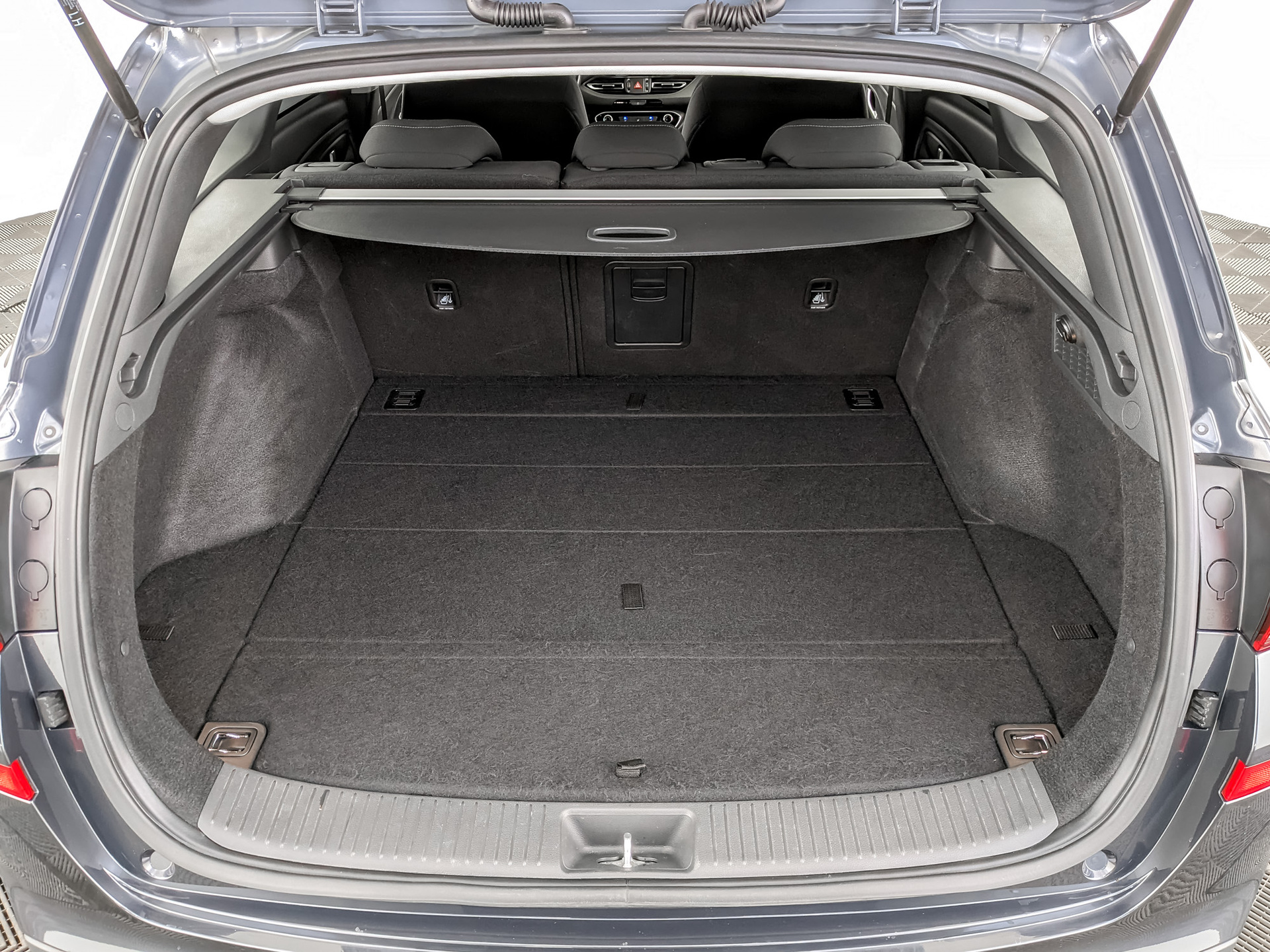HYUNDAI i30 1.50 (110 л.с), автомат, 2022, пробег 103 890 км