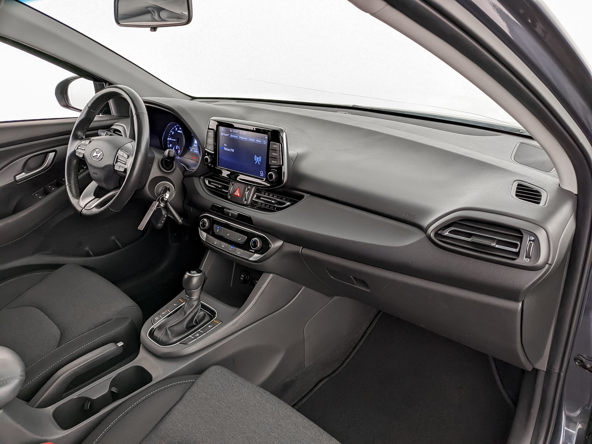 HYUNDAI i30 1.50 (110 л.с), автомат, 2022, пробег 103 890 км