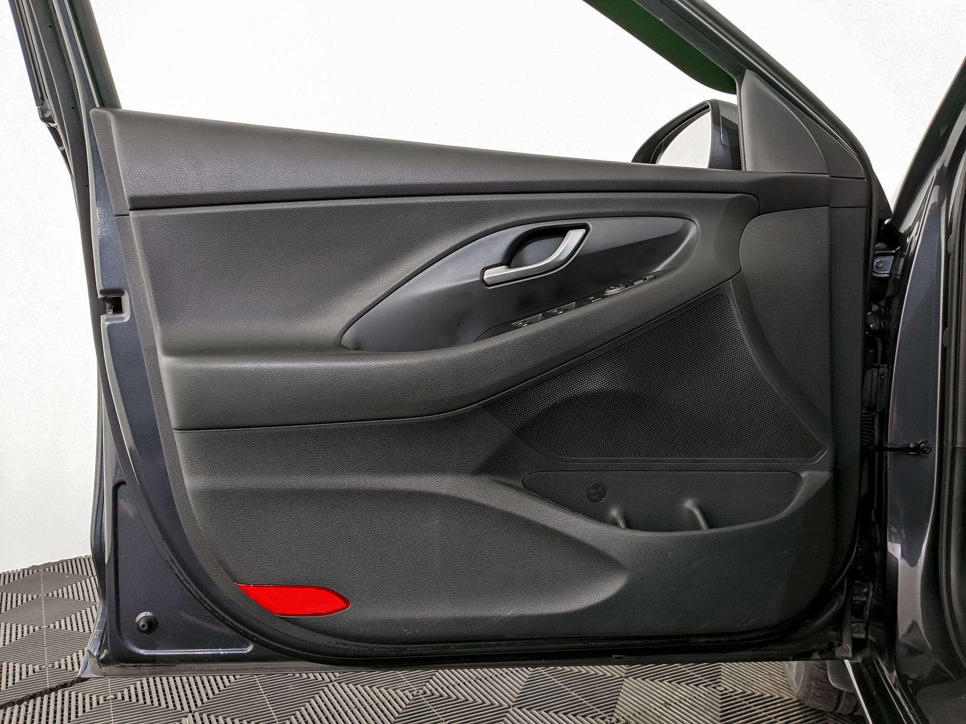HYUNDAI i30 1.50 (110 л.с), автомат, 2022, пробег 103 890 км