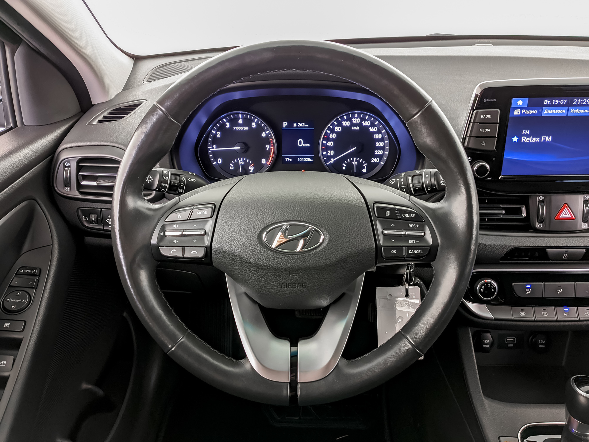 HYUNDAI i30 1.50 (110 л.с), автомат, 2022, пробег 103 890 км