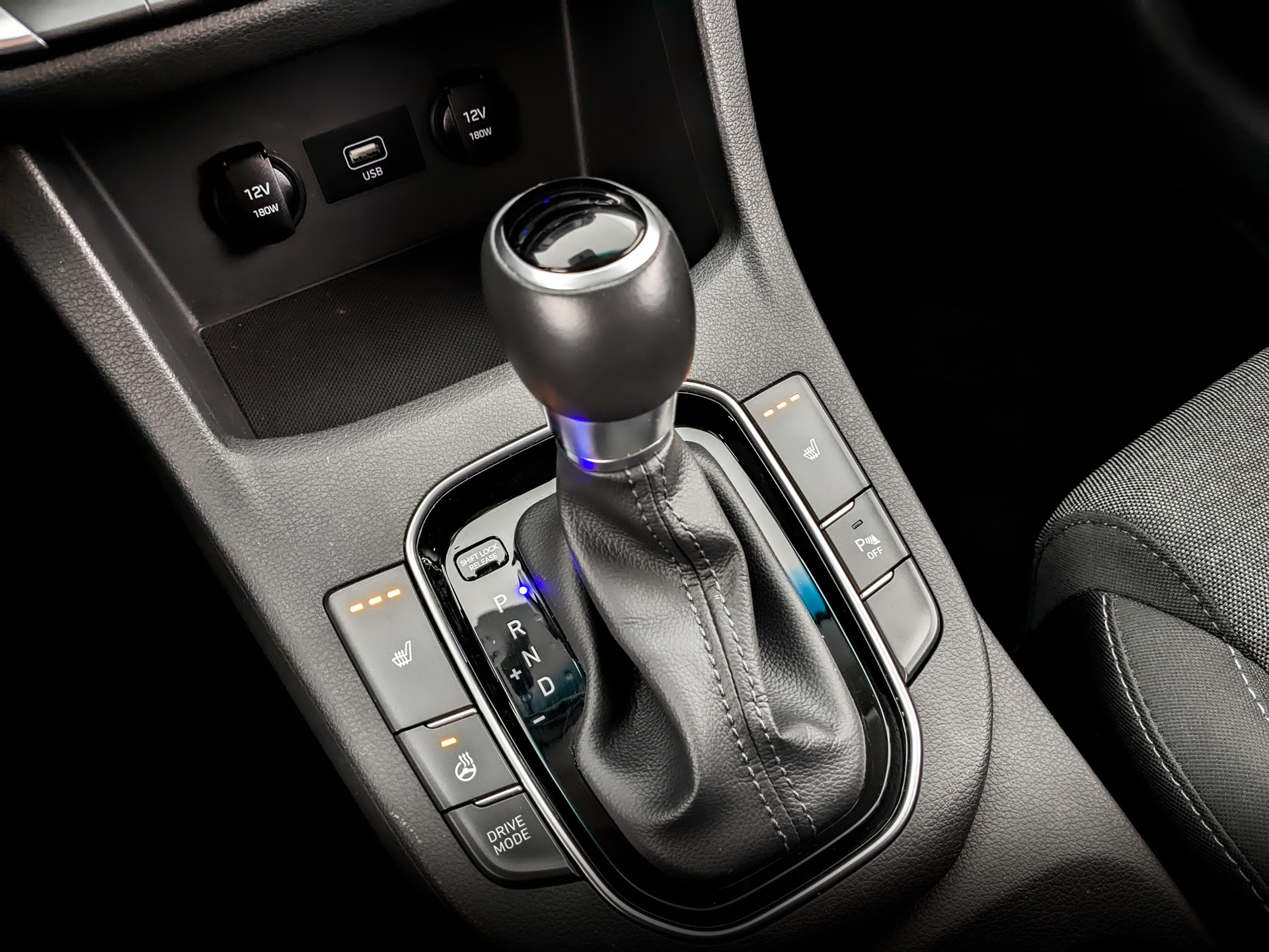 HYUNDAI i30 1.50 (110 л.с), автомат, 2022, пробег 103 890 км