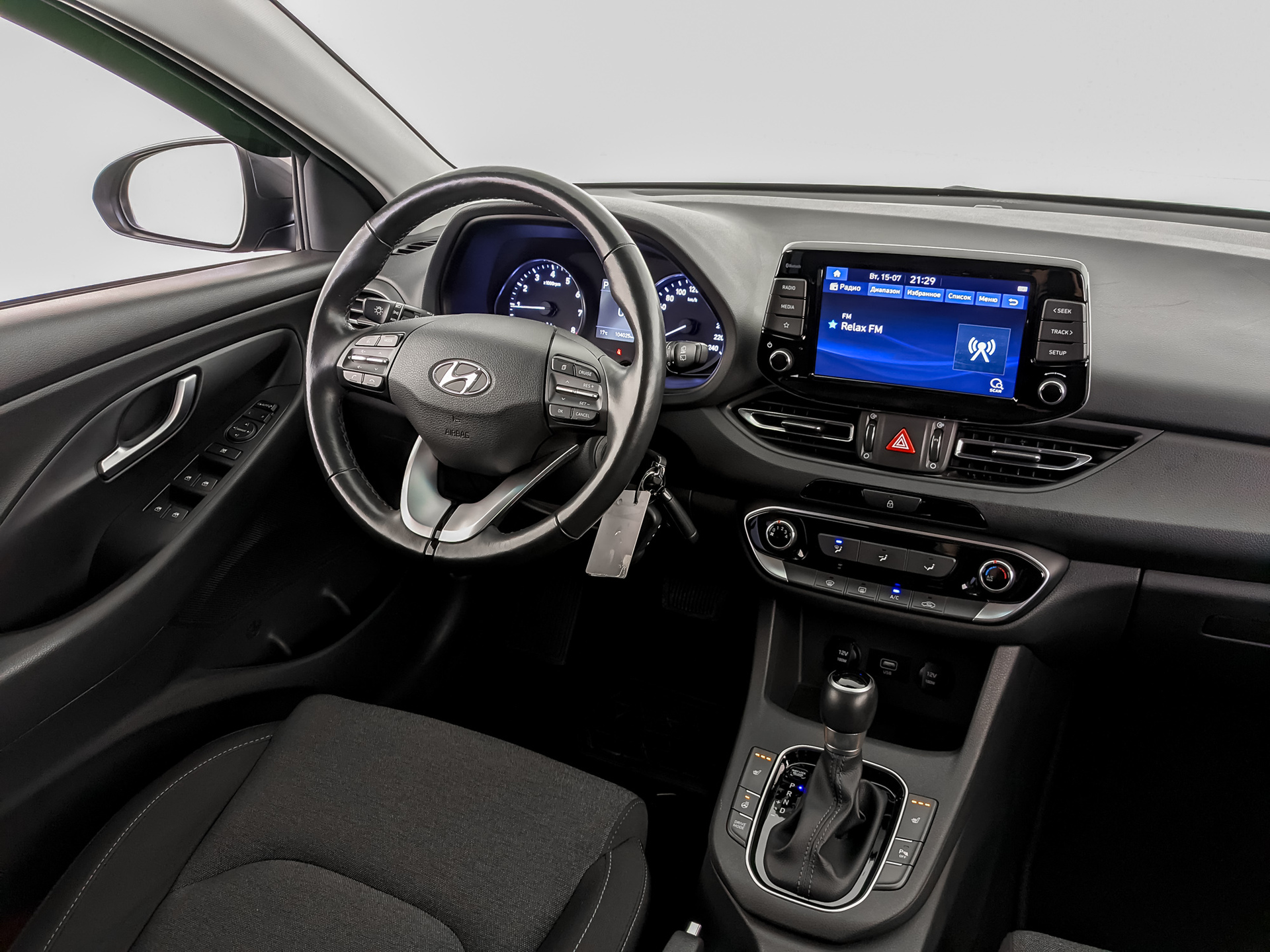 HYUNDAI i30 1.50 (110 л.с), автомат, 2022, пробег 103 890 км