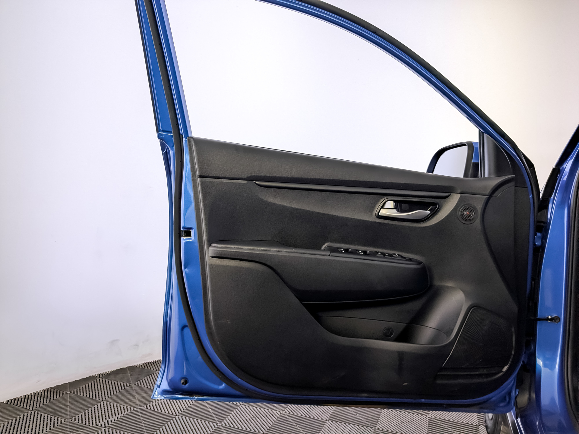 KIA Rio X 1.60 (123 л.с), автомат, 2021, пробег 27 861 км