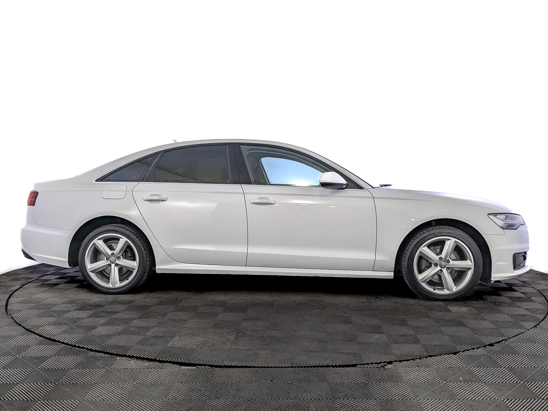 AUDI A6 1.80 (190 л.с), автомат, 2016, пробег 108 536 км