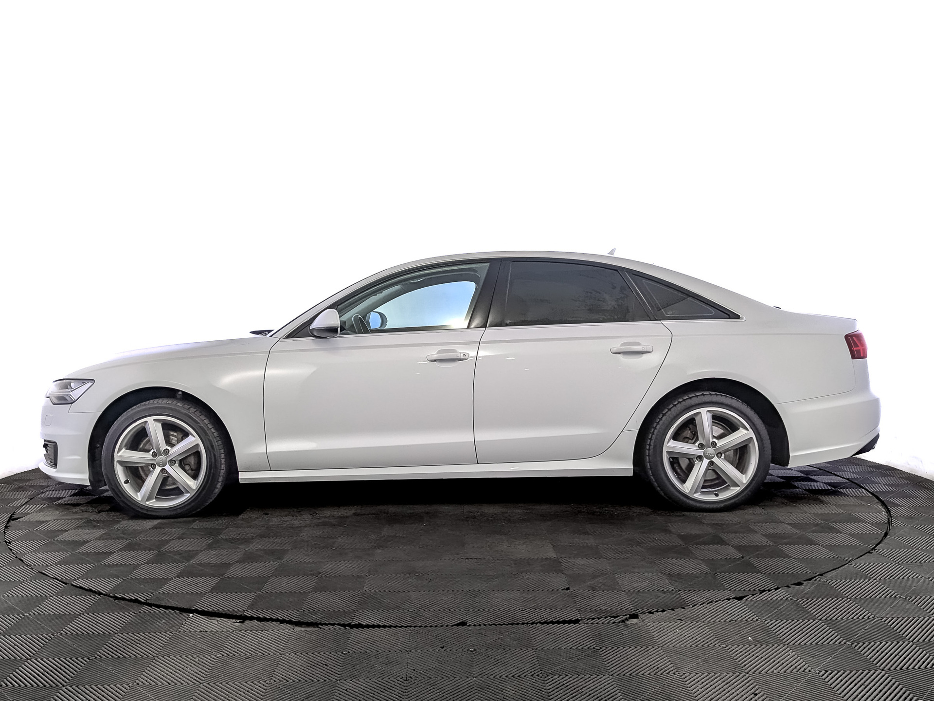 AUDI A6 1.80 (190 л.с), автомат, 2016, пробег 108 536 км
