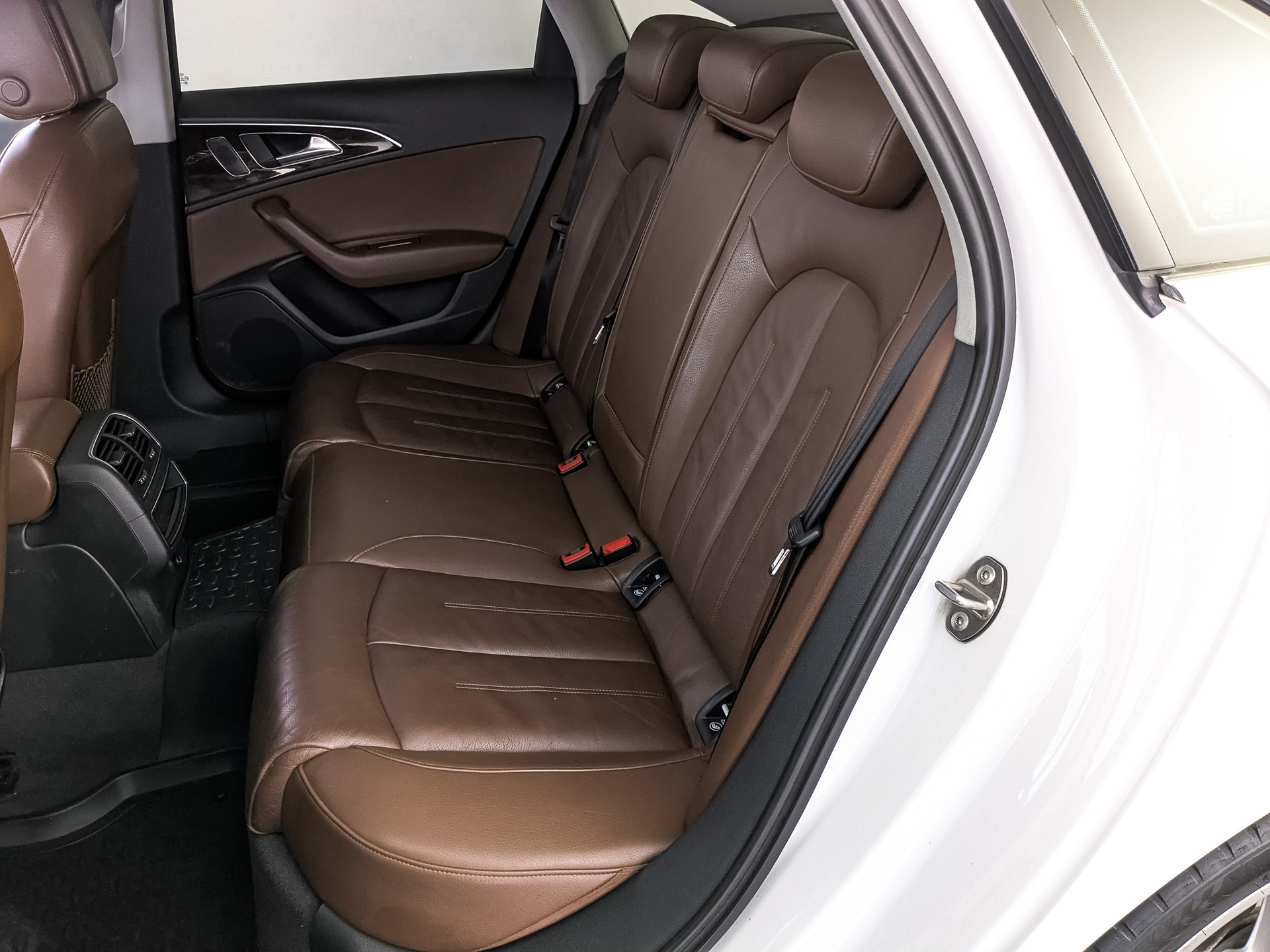 AUDI A6 1.80 (190 л.с), автомат, 2016, пробег 108 536 км