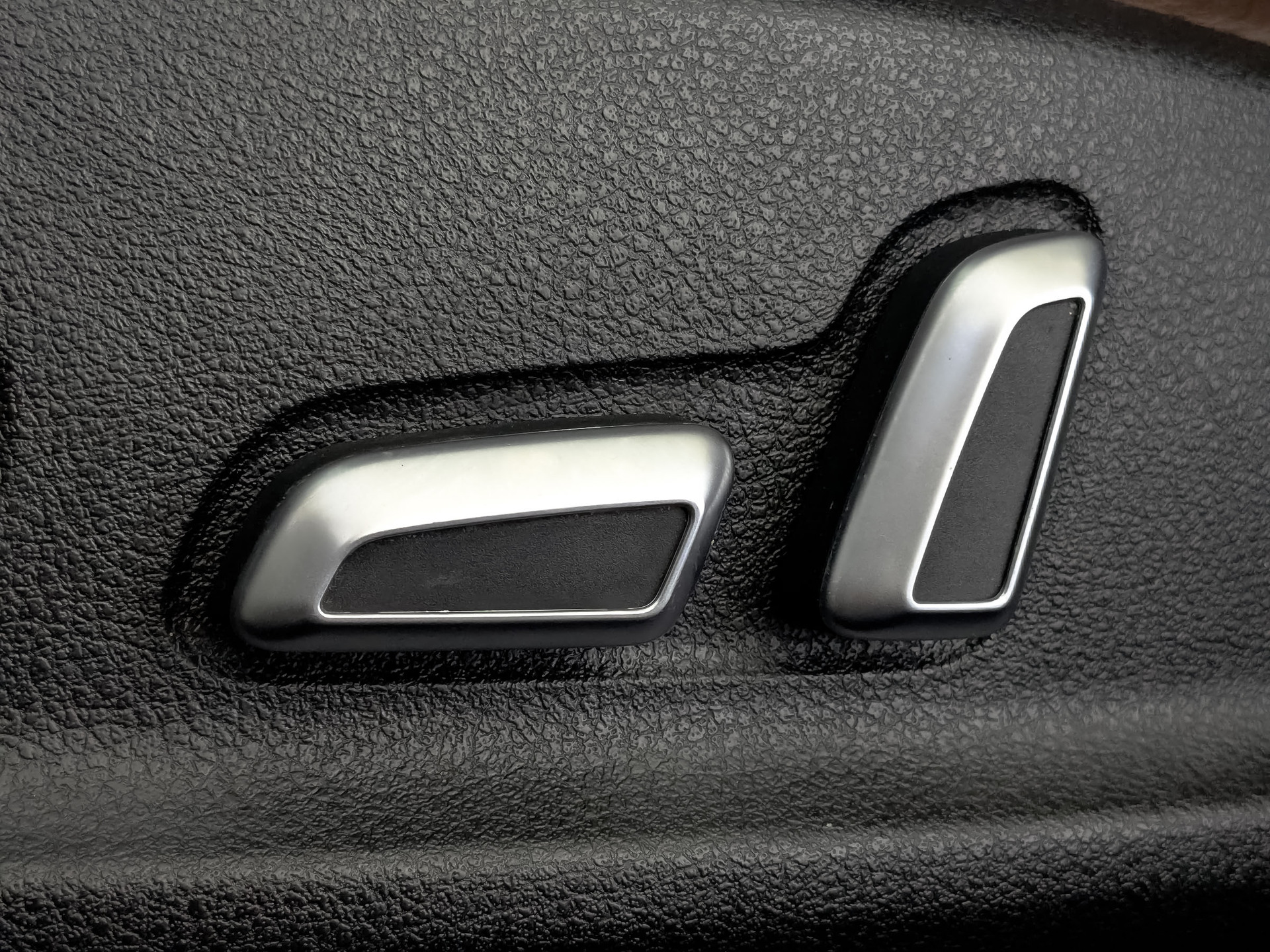 AUDI A6 1.80 (190 л.с), автомат, 2016, пробег 108 536 км