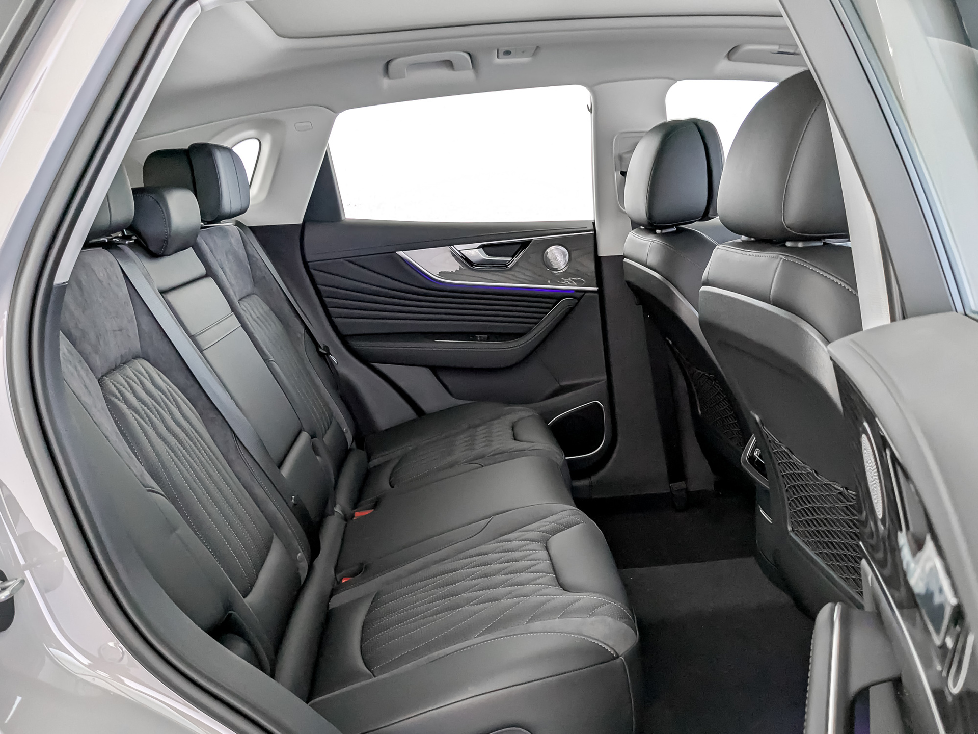 Фото Hongqi HS5 FL Deluxe  2.0T/245 8AT 4WD