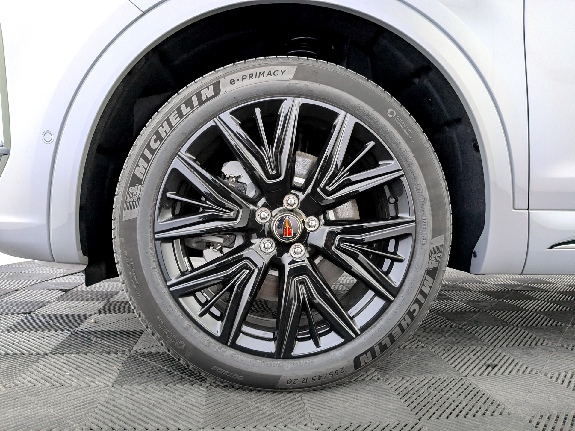 Фото Hongqi HS5 FL Deluxe  2.0T/245 8AT 4WD