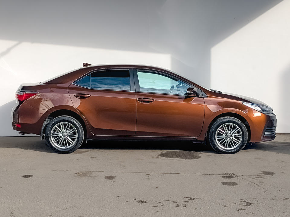 Toyota Corolla XI