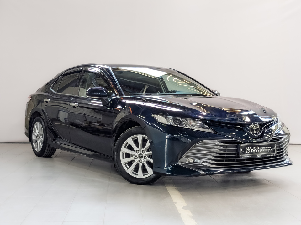 Toyota Camry VIII