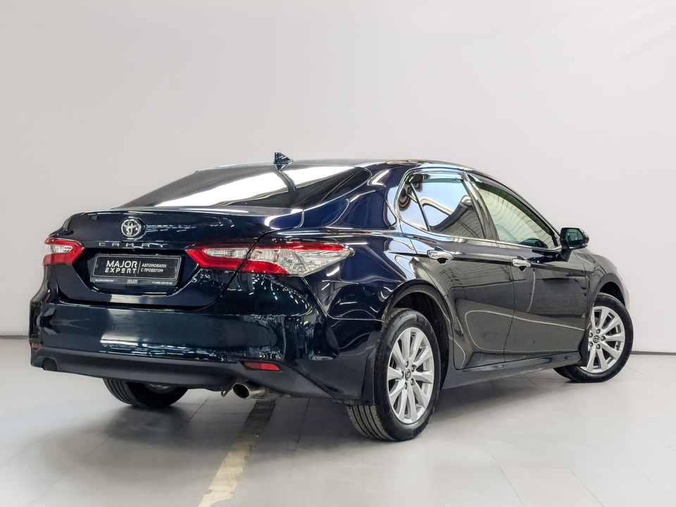 Toyota Camry VIII