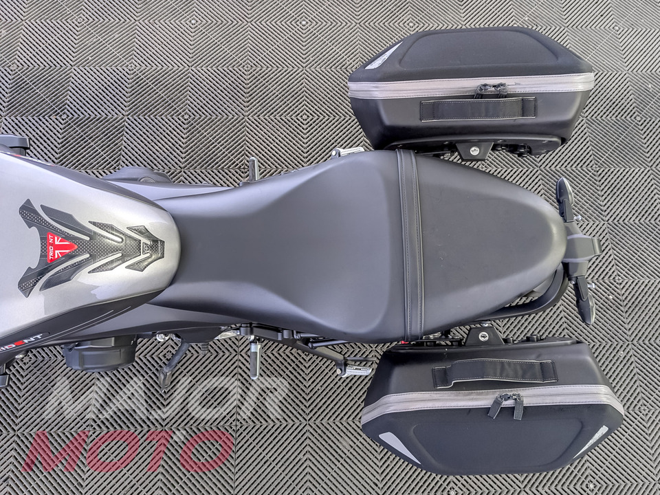 Triumph Trident 660 - фото №10